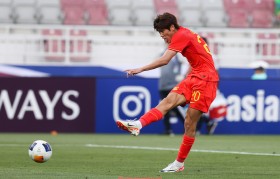 江南体育APP下载-英超非洲球员前锋表现及其对球队战术的贡献